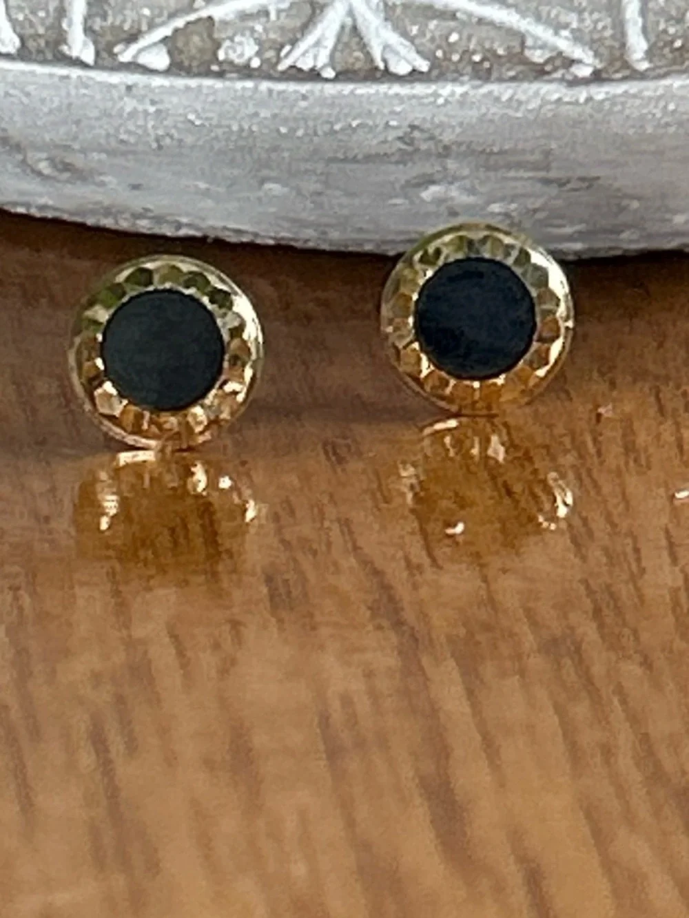Vintage 14K SOLID GOLD Onyx Post Back Earrings